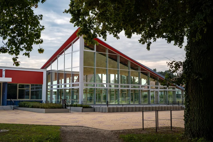 À Limoges, l'école Berthelot pousse les murs et cherche huit paires de mains